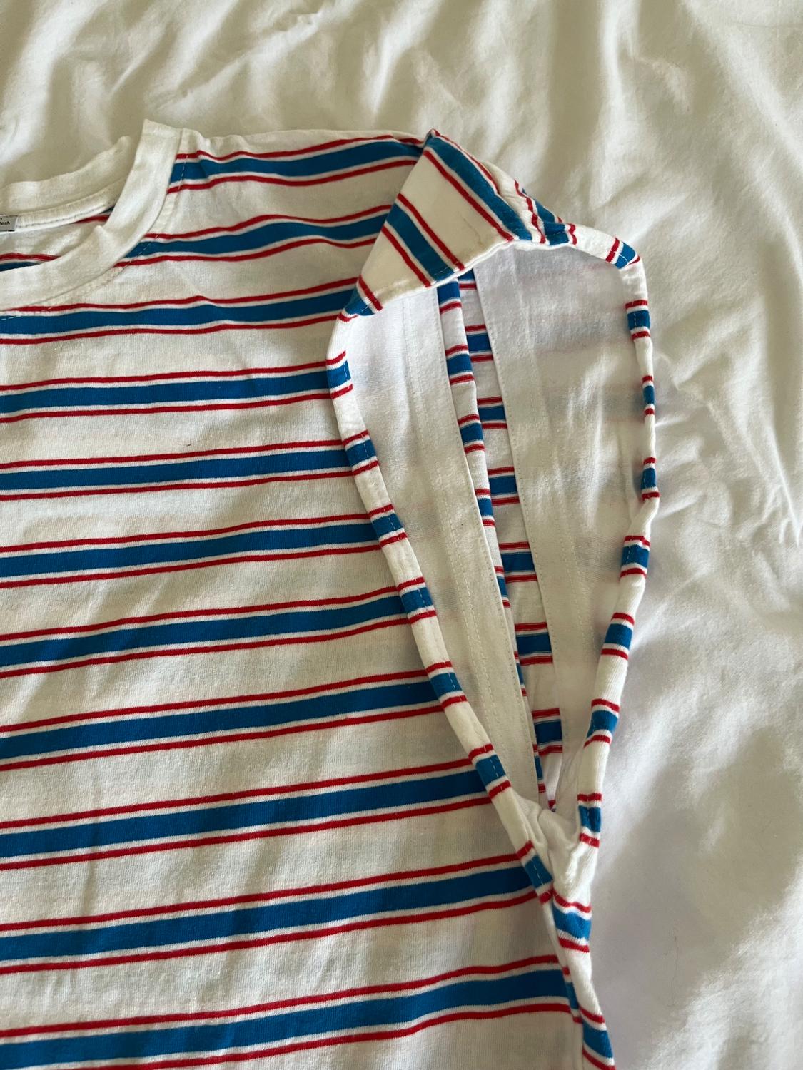 RED WHITE AND BLUE STRIPE TSHIRT WITH LARGE SLEEVES AND CURVED HEM. - Image 5