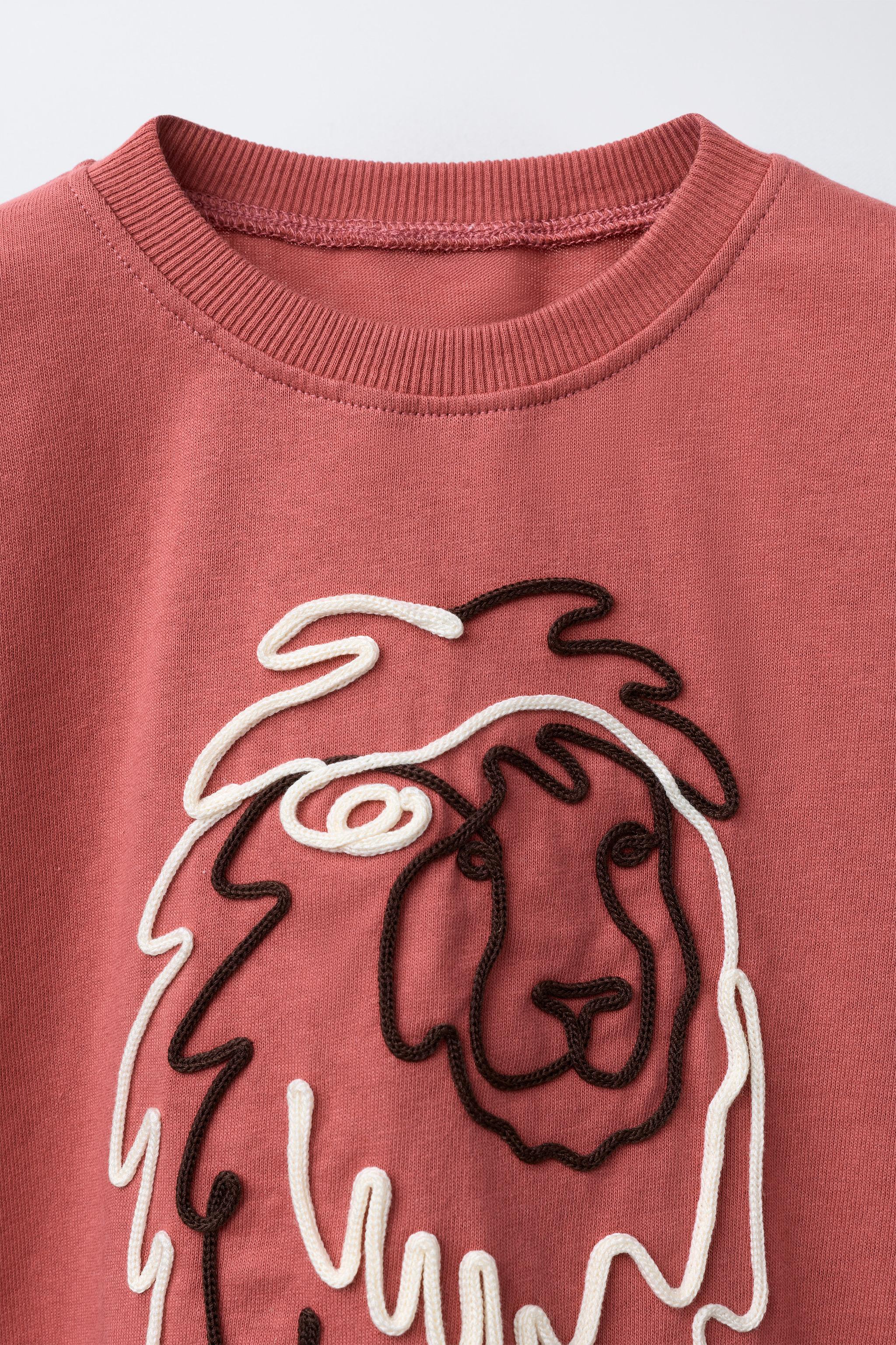 EMBROIDERED LION T-SHIRT