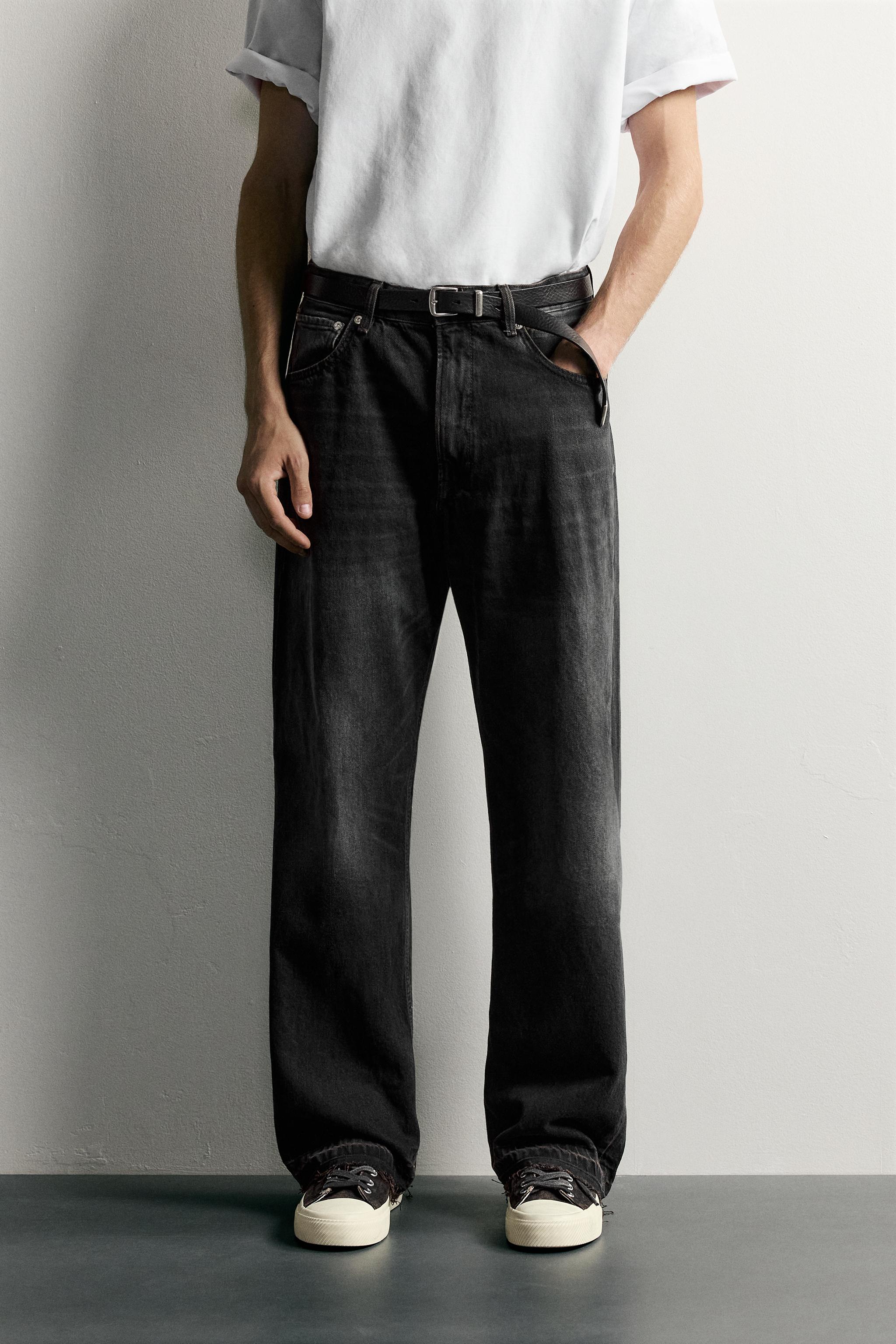 LOOSE-FIT JEANS