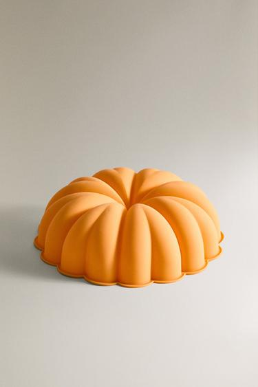 PUMPKIN BAKING MOULD - Pumpkin by Zara