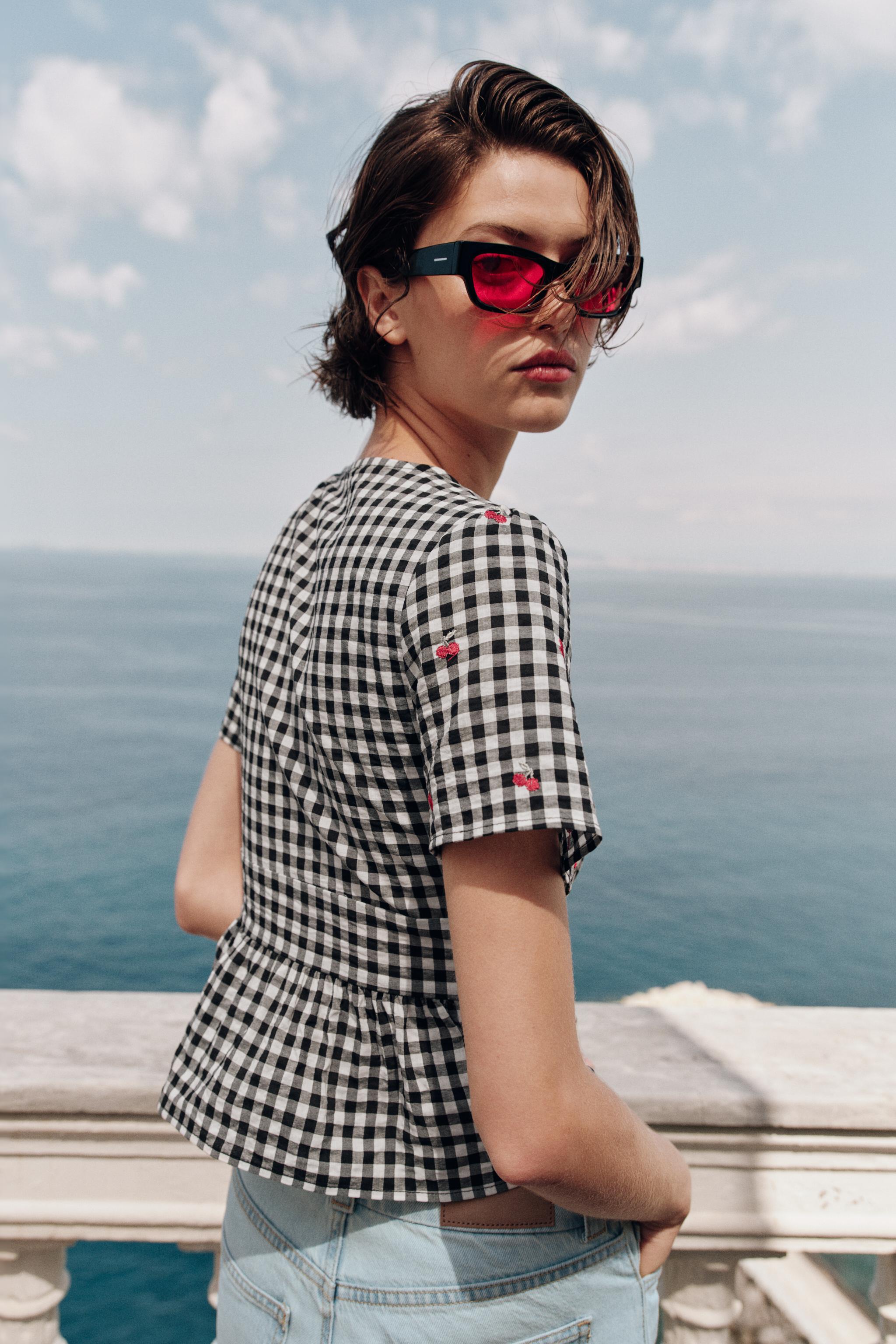 CHERRY EMBROIDERED GINGHAM TOP
