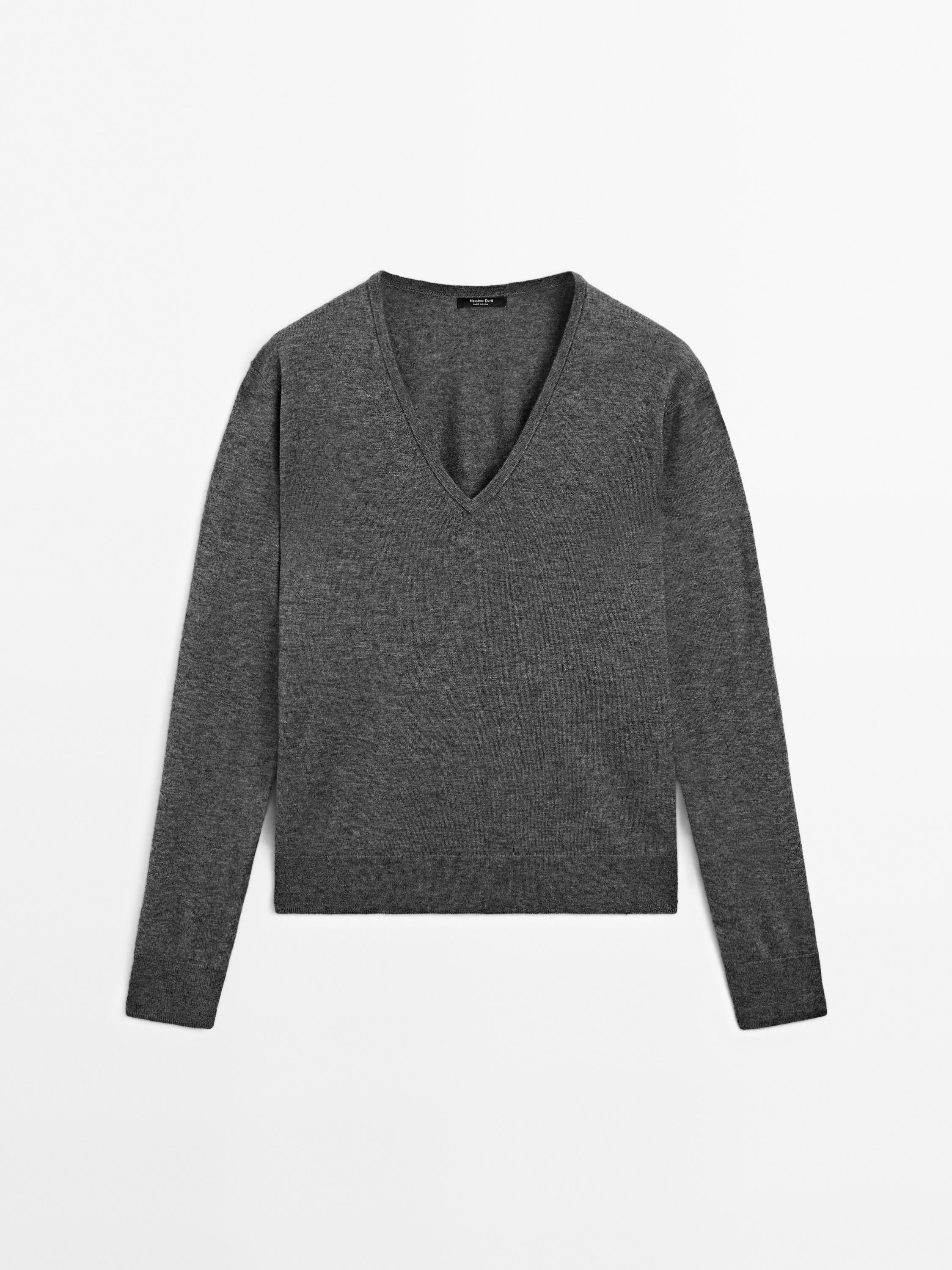 Wool blend V-neck knit sweater