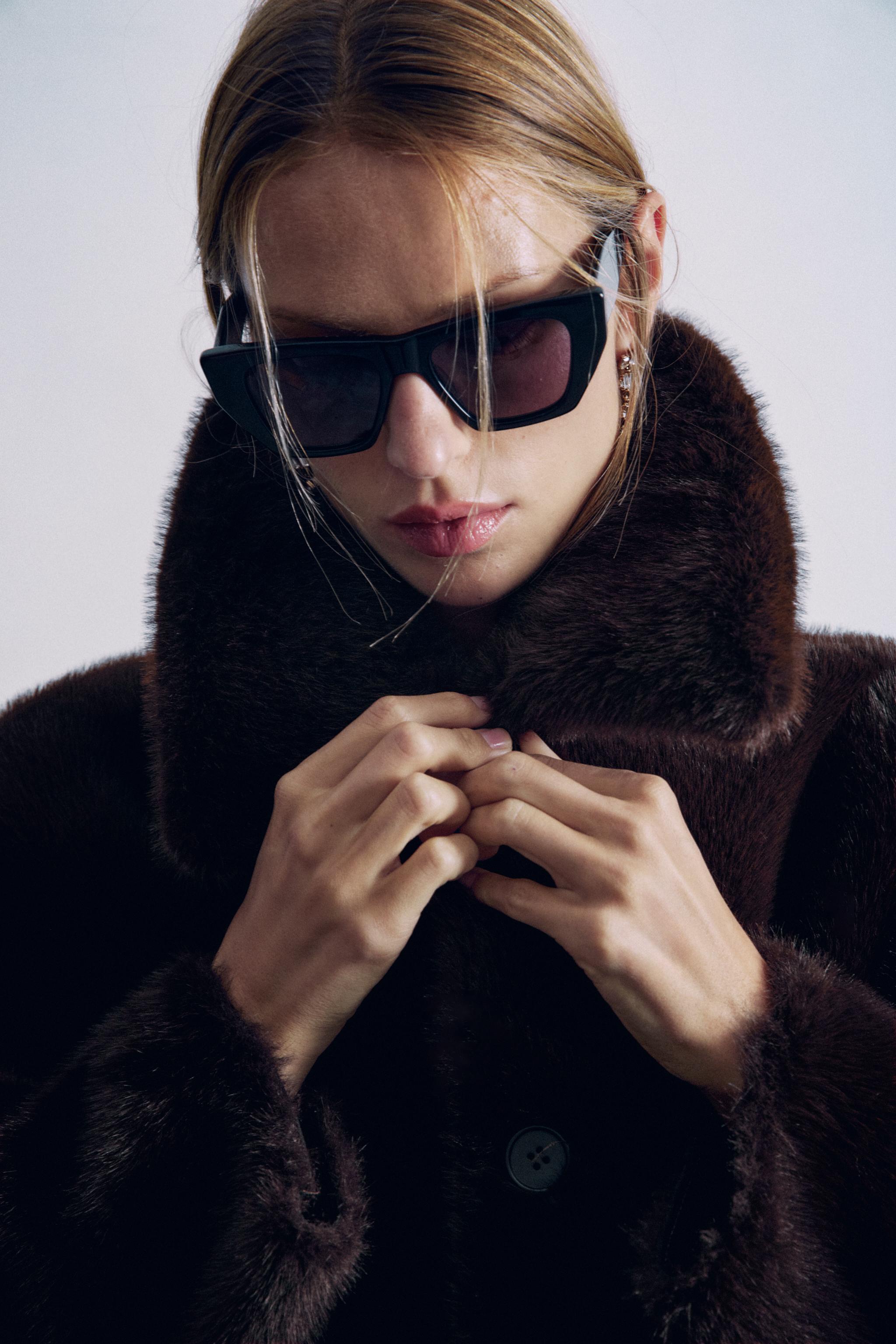 REVERSIBLE DOUBLE-FACED COAT