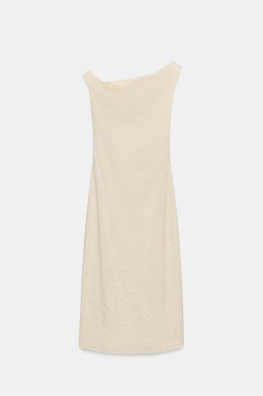 فستان جاكارد بثنيات - خَام by Zara