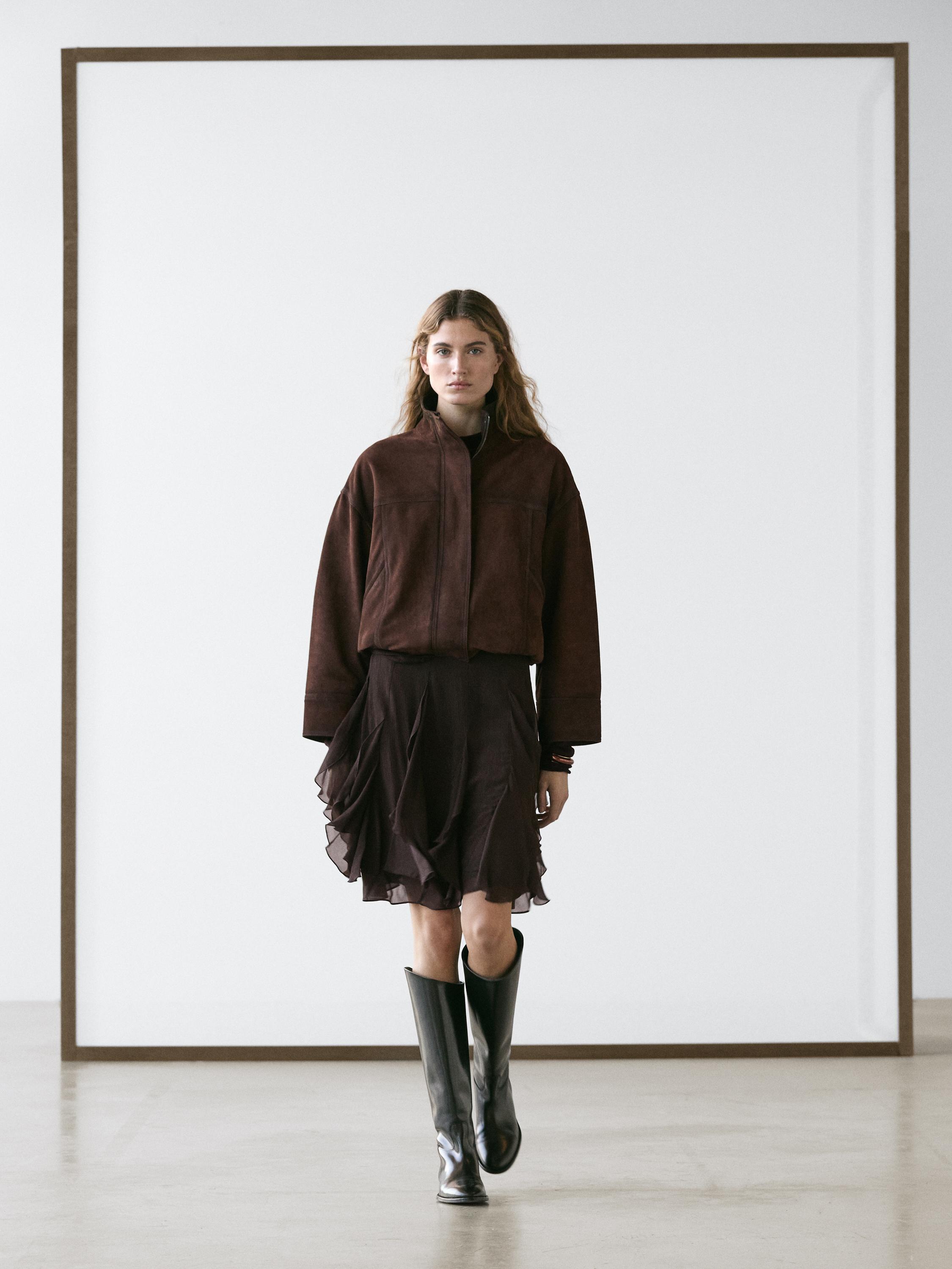Asymmetric skirt with ruffles