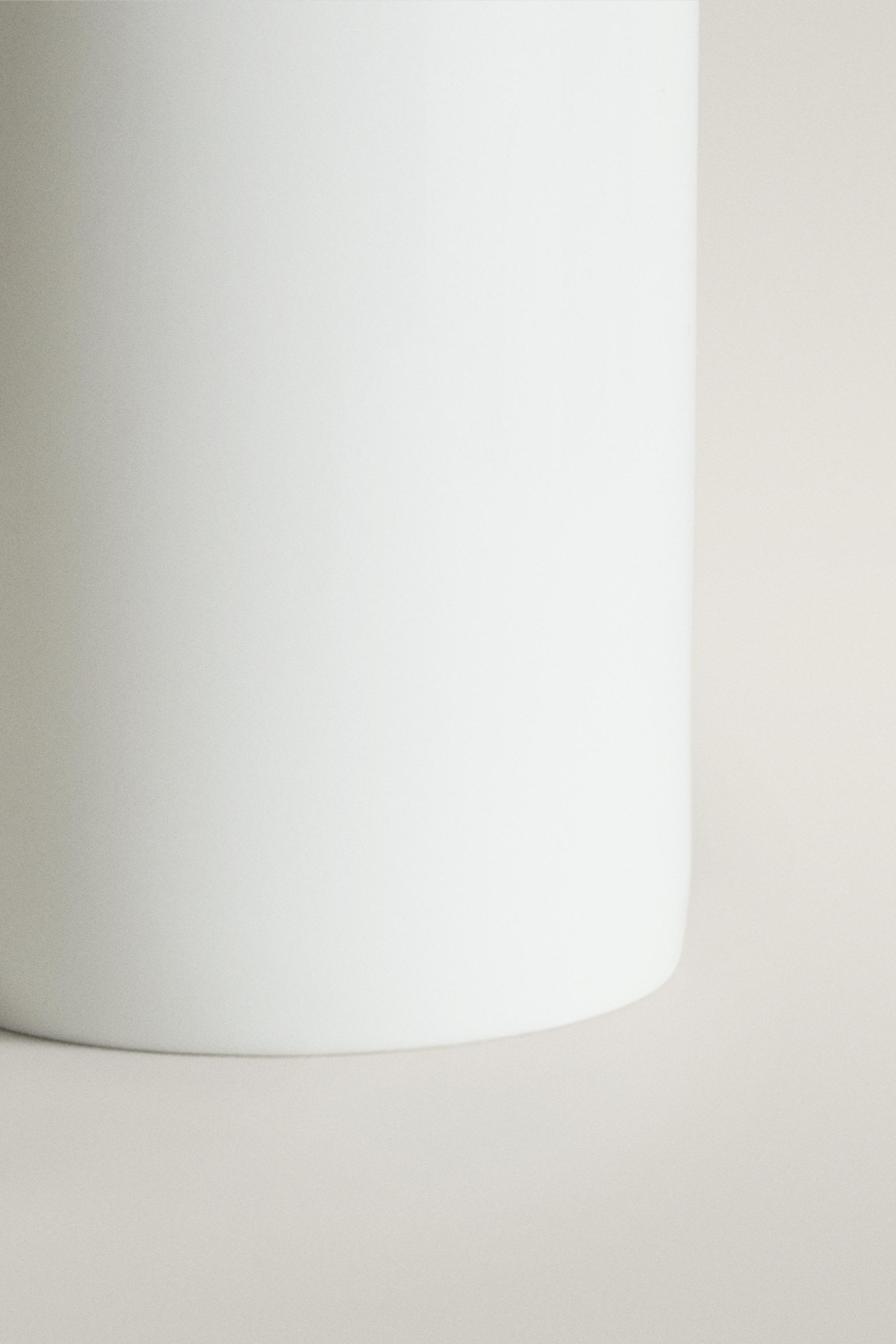 RIMMED BONE CHINA MUG