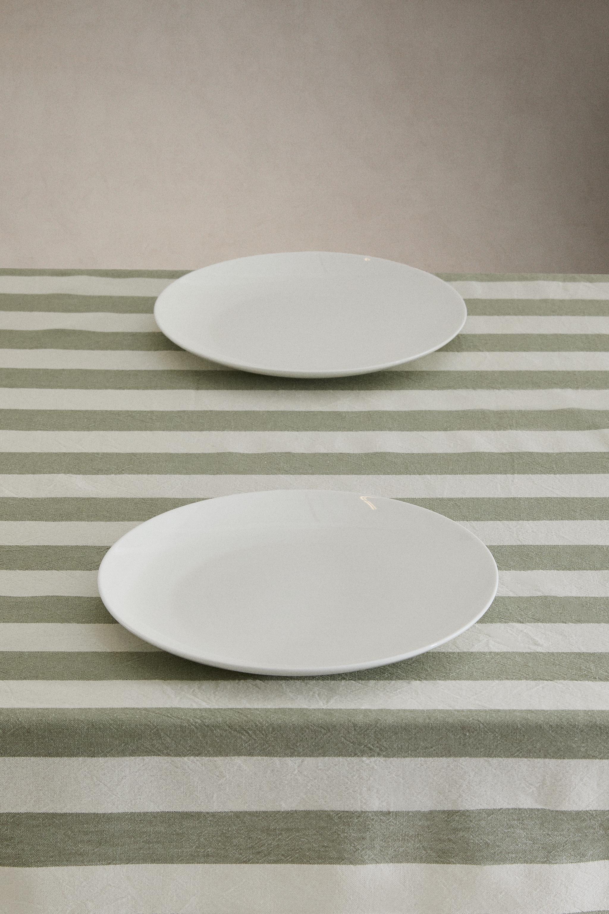 DYED THREAD STRIPED TABLECLOTH