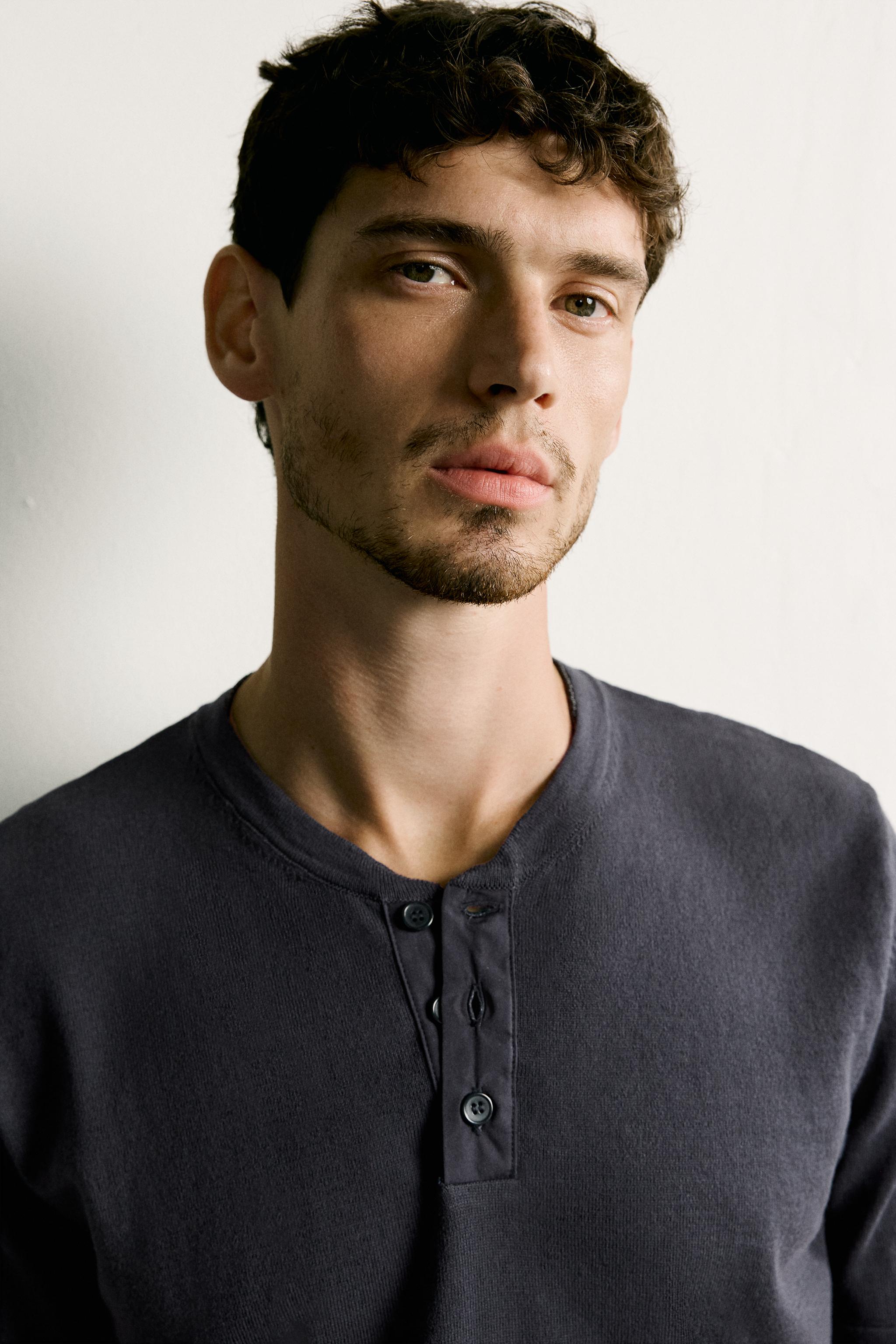KNIT HENLEY T-SHIRT — Navy blue