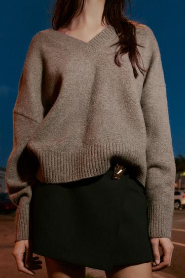 ソフトニットVネックセーターミンクマールZaraのソフトニットVネックセーター - ミンクマール