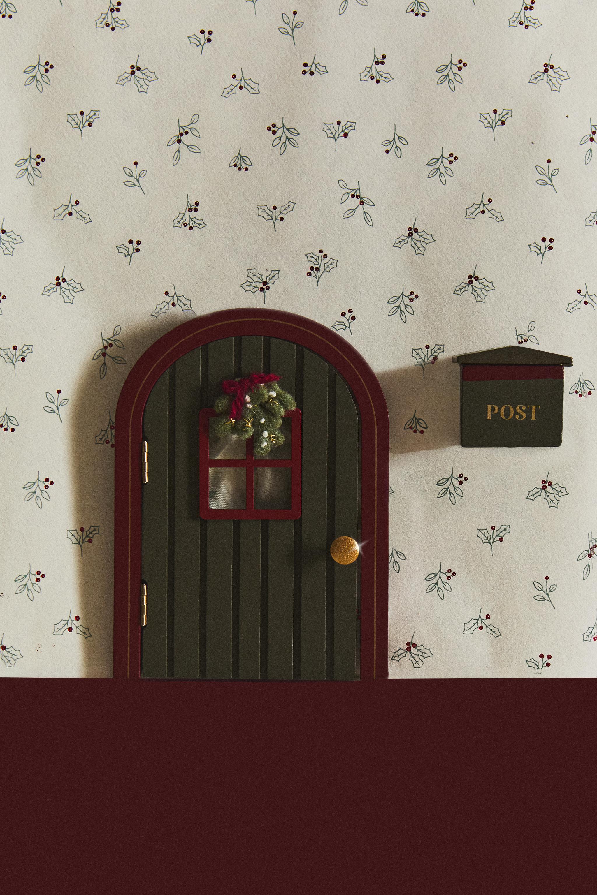 CHILDREN'S MAGIC CHRISTMAS MINI DOOR