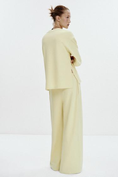 T-SHIRT INTERLOCK À OUVERTURES - Citron vert clair de Zara - Image 3