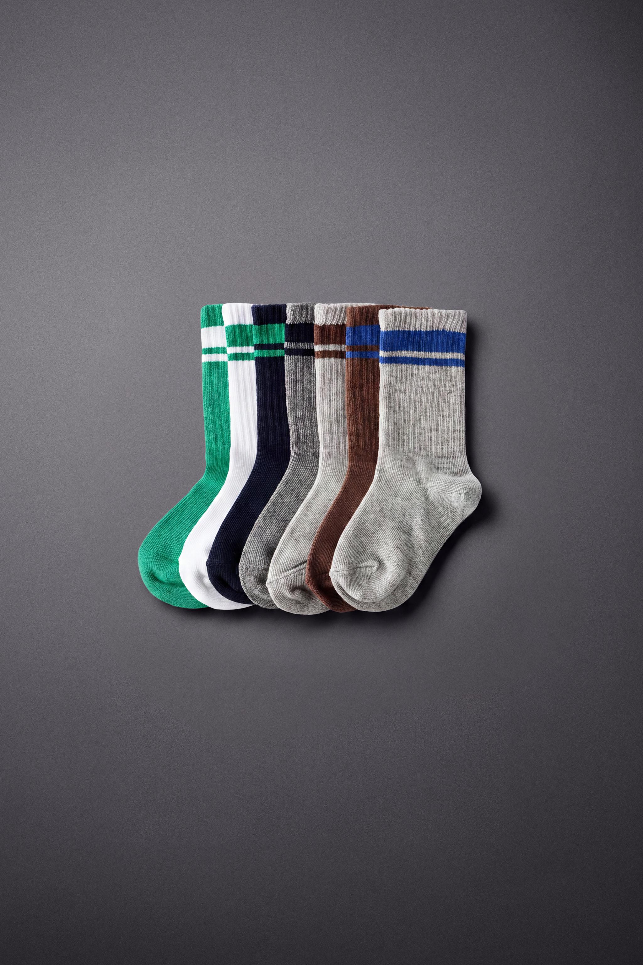 SEVEN-PACK OF STRIPED CREW SOCKS — Multicolored