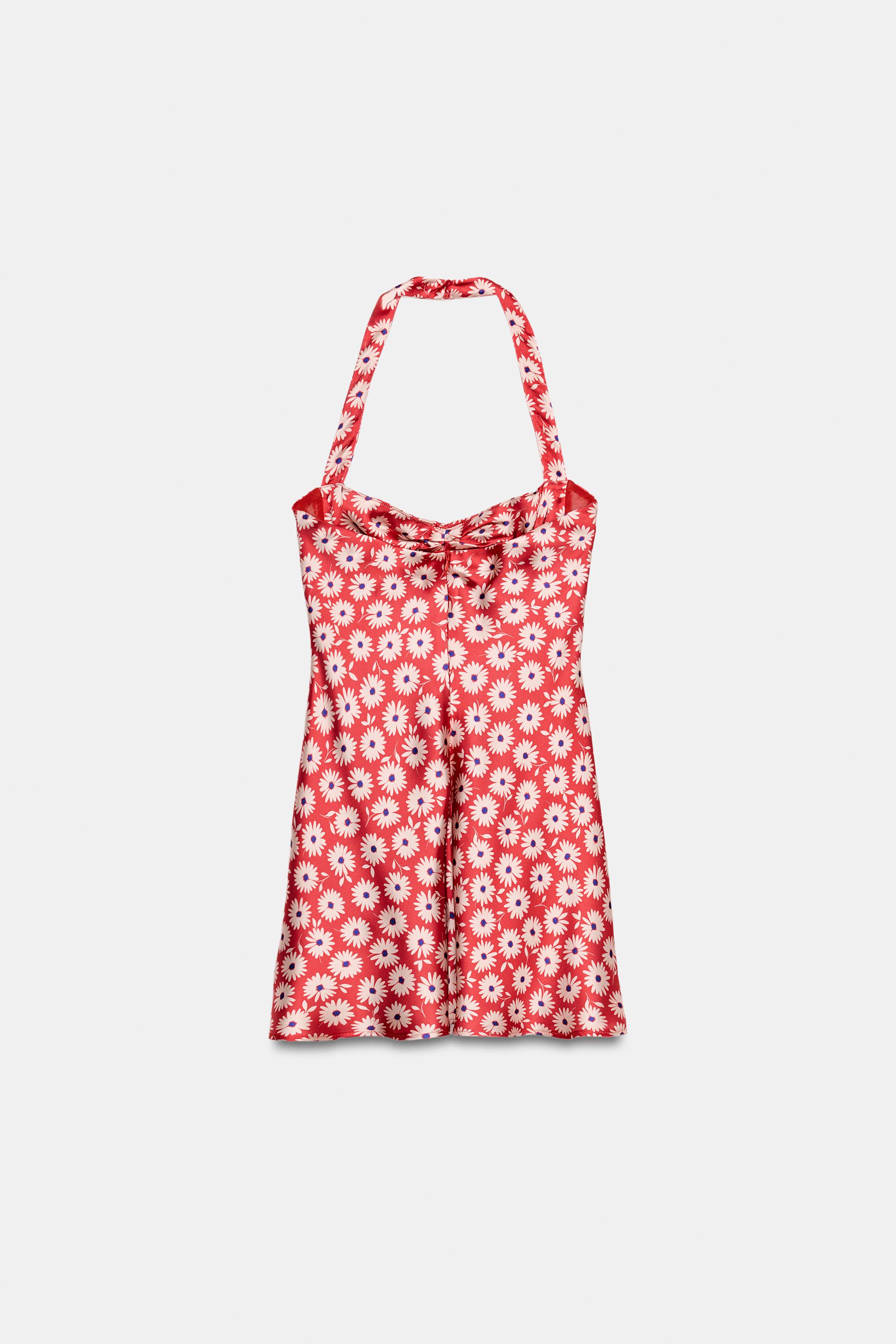 ROBE COURTE À ENCOLURE AMÉRICAINE ET FLEURS