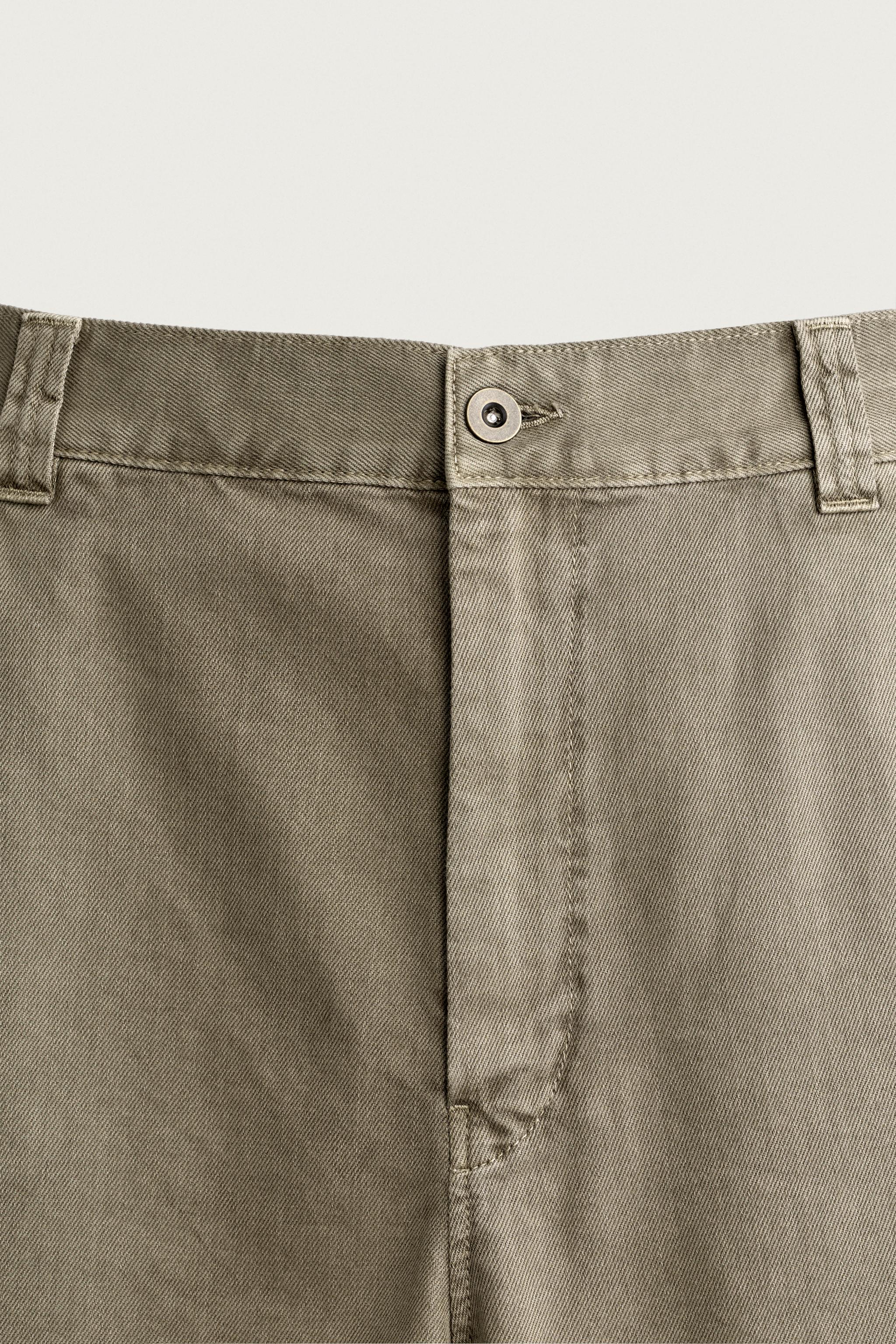 Wide-Leg Pleated Bermuda Shorts