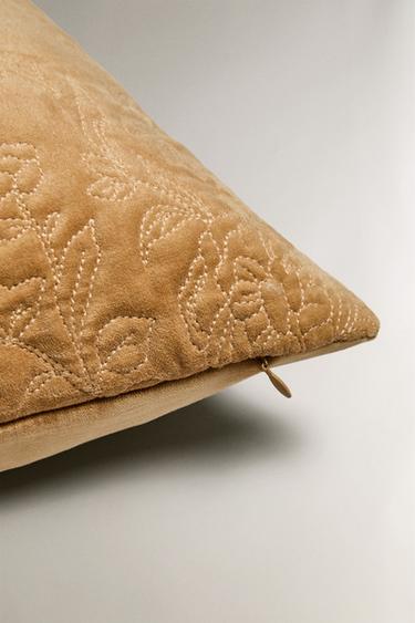 VELVET CUSHION COVER - Light beige by Zara - Image 3