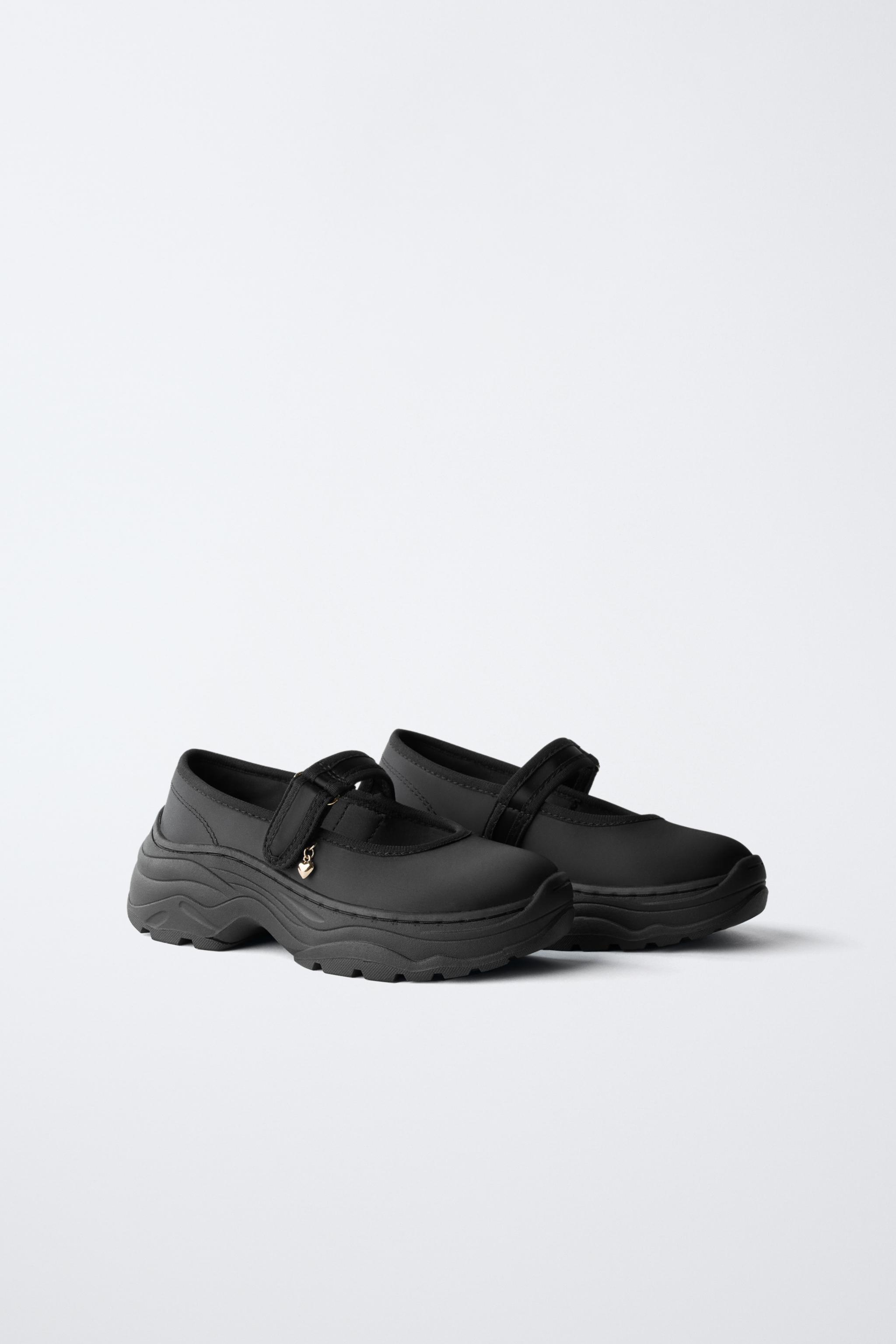 チャンキーソールスポーツバレエシューズ - ブラック | ZARA Japan / 日本