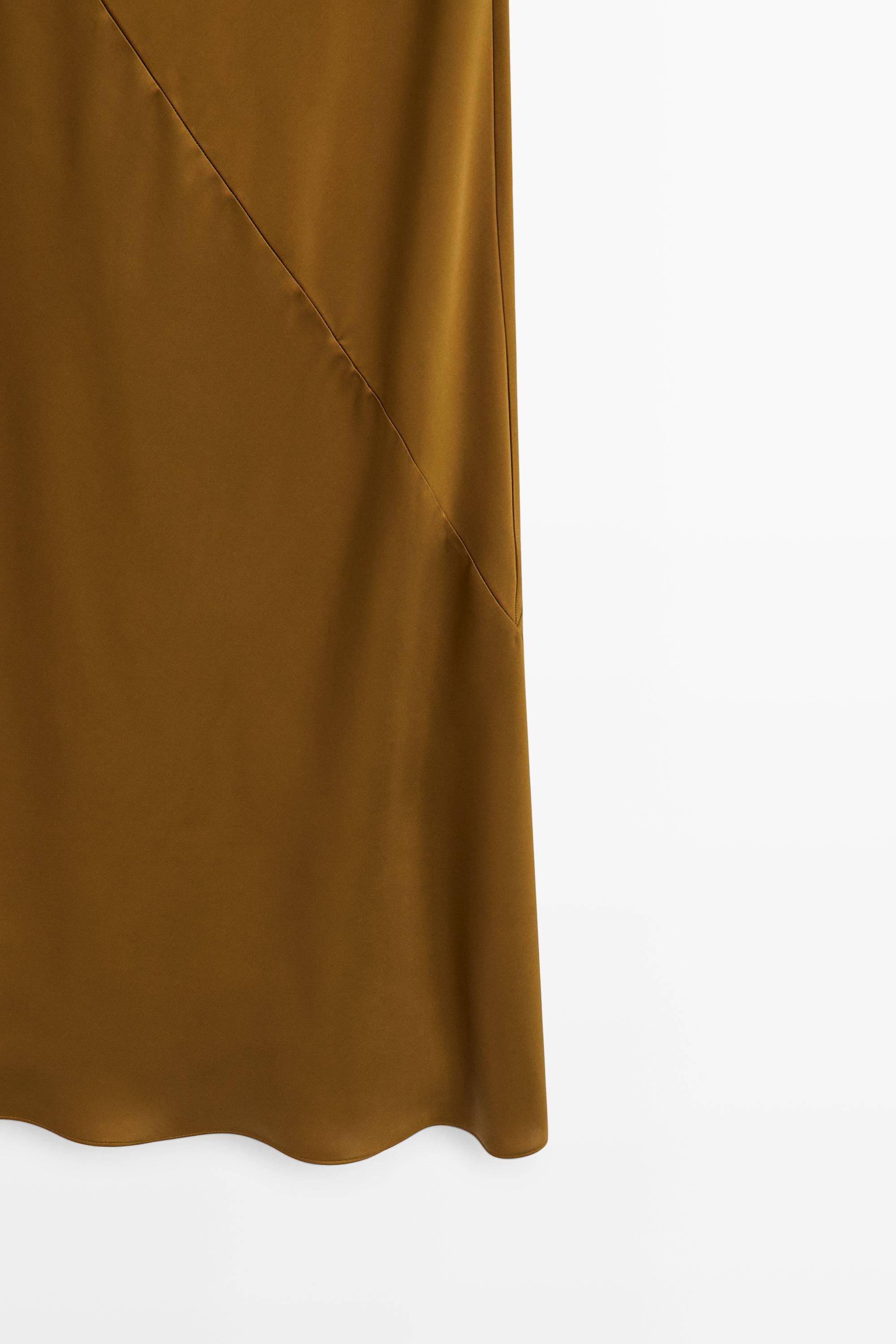 Robe midi fluide satinée