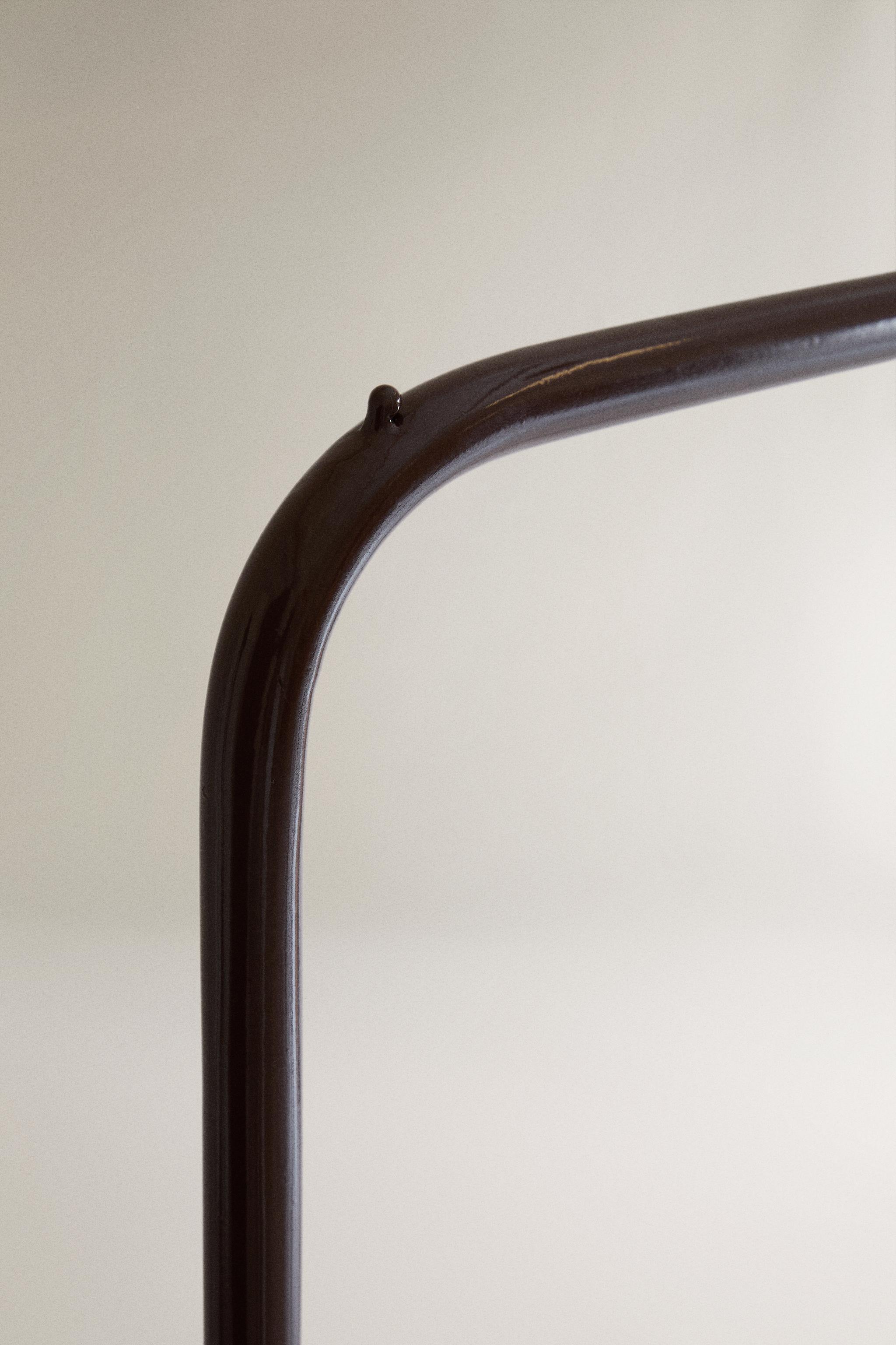 KIDS’ COAT RACK WITH WHEELS