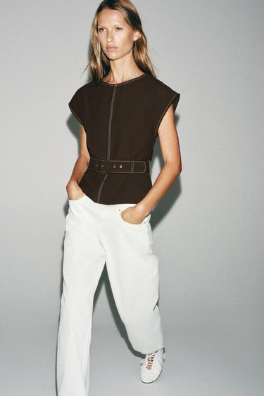 توب بتفاصيل حزام وتطريز متباين - بني الخاص بـ Zara