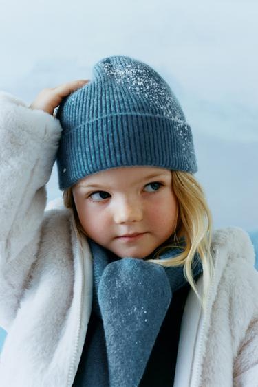 РЕБРЕСТА КАПА ОД 100% КАШМИР - Сина-лапорец од Zara