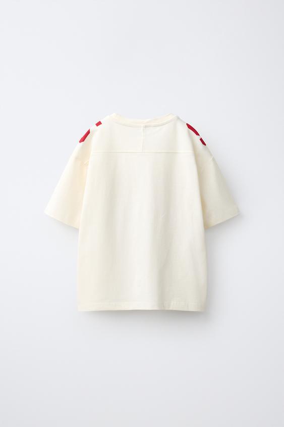 T-SHIRT AVEC PIÈCE NUMÉRO - Écru de Zara - Image 1