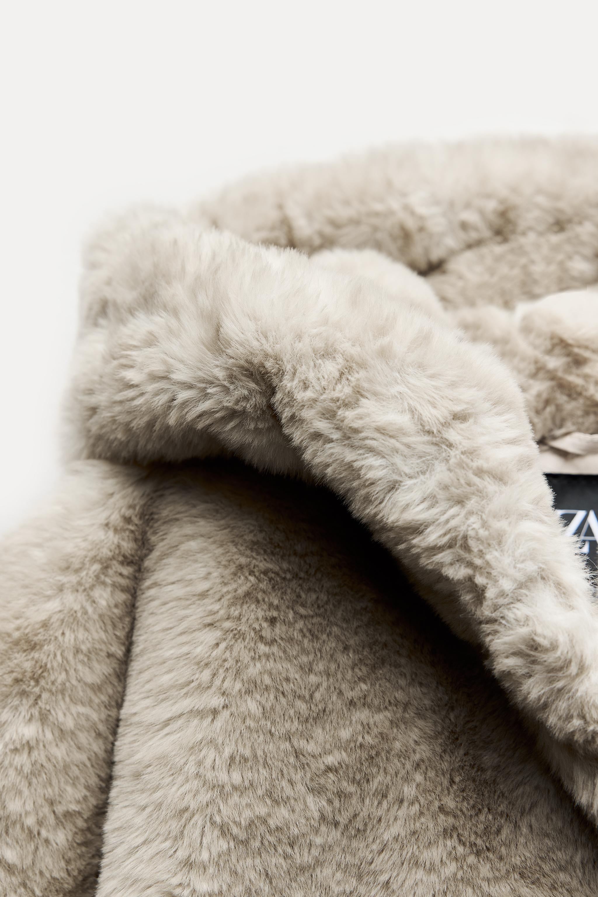 フェイクファーショートコート - ライトキャメル | ZARA Japan