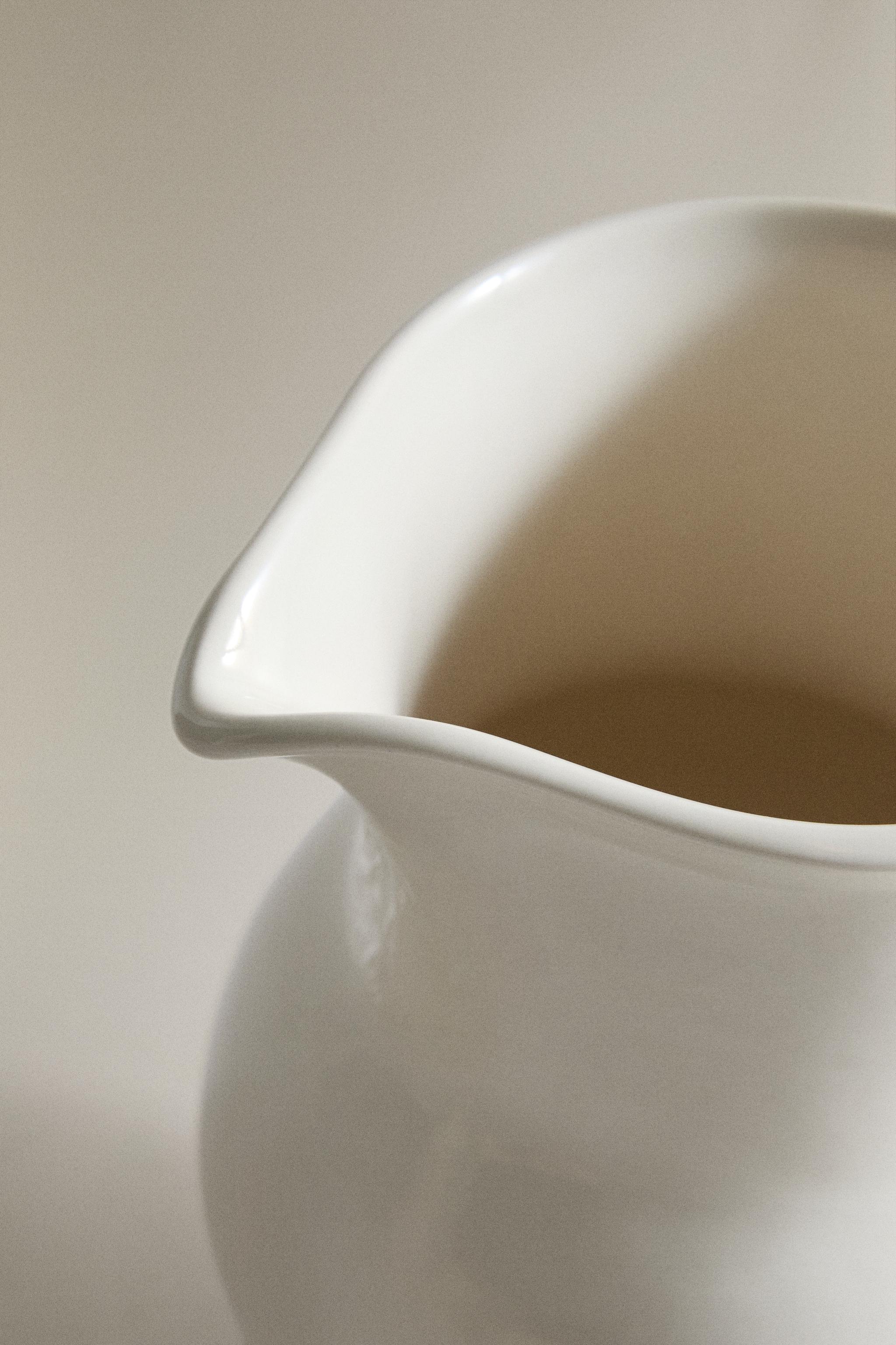 PICHET DÉCORATIF EN CÉRAMIQUE CRÈME