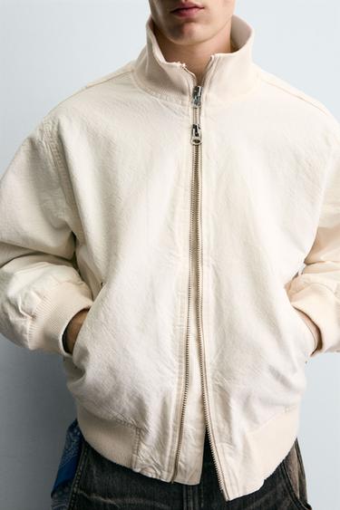 BLOUSON BOMBER EFFET FROISSÉ - Écru de Zara - Image 4
