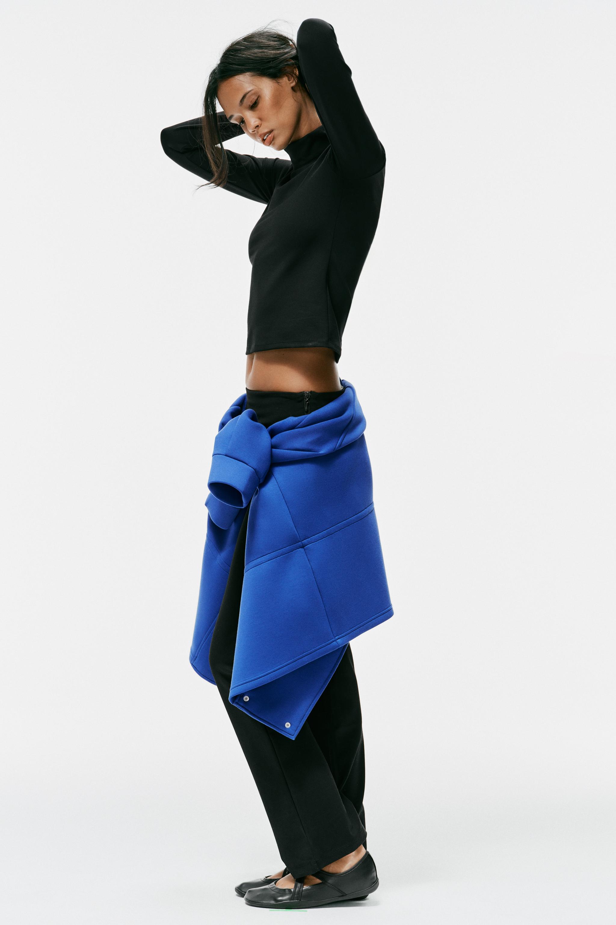 STRETCH ZIPPER TOP