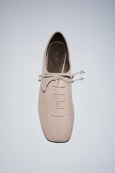 ZAPATO PLANO PIEL CORDONES - Gris Topo de Zara