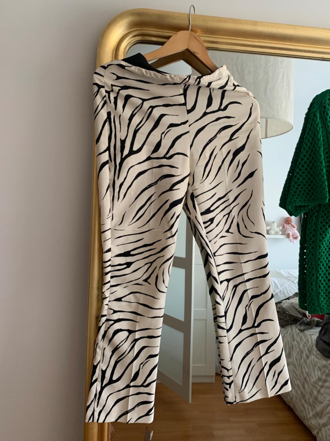 MINI FLARE PRINTED TROUSERS