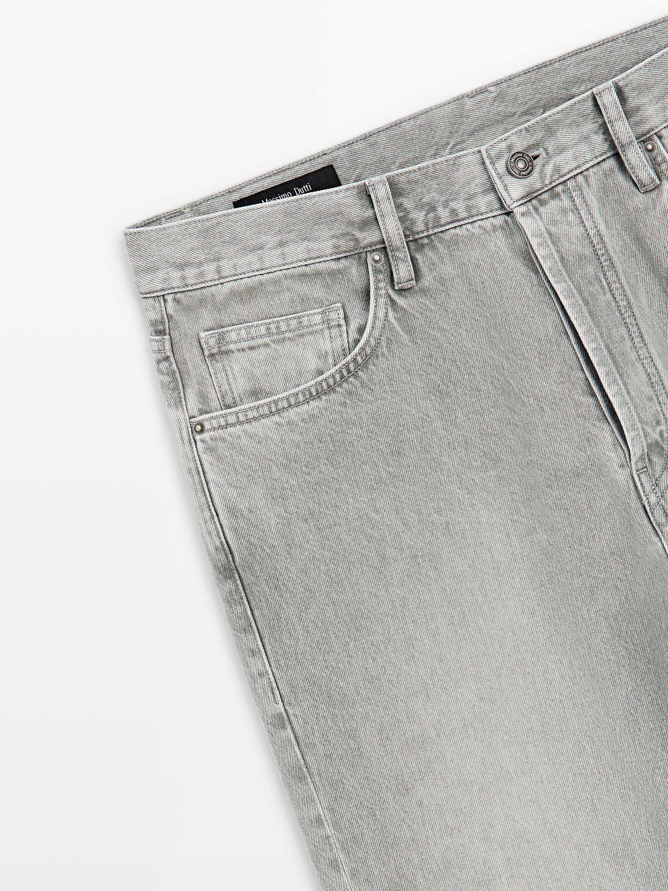 Straight-leg jeans