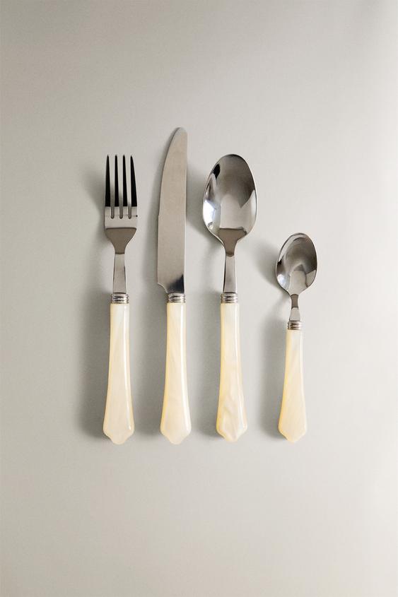 SET CUBIERTOS 4 PIEZAS MANGO EFECTO NACARADO - Perla / Beige de Zara - Imagen 0