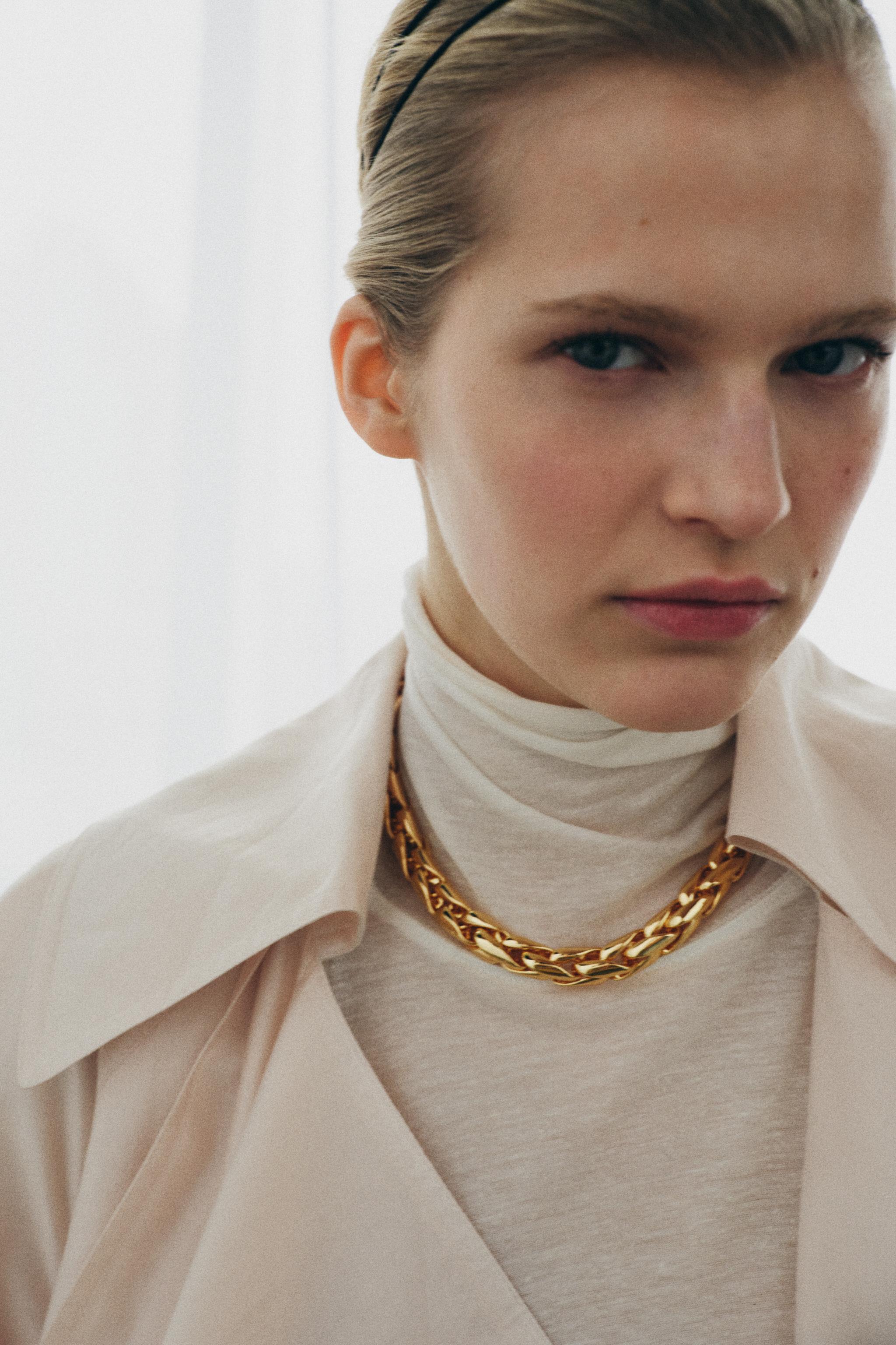 METAL CHAIN NECKLACE