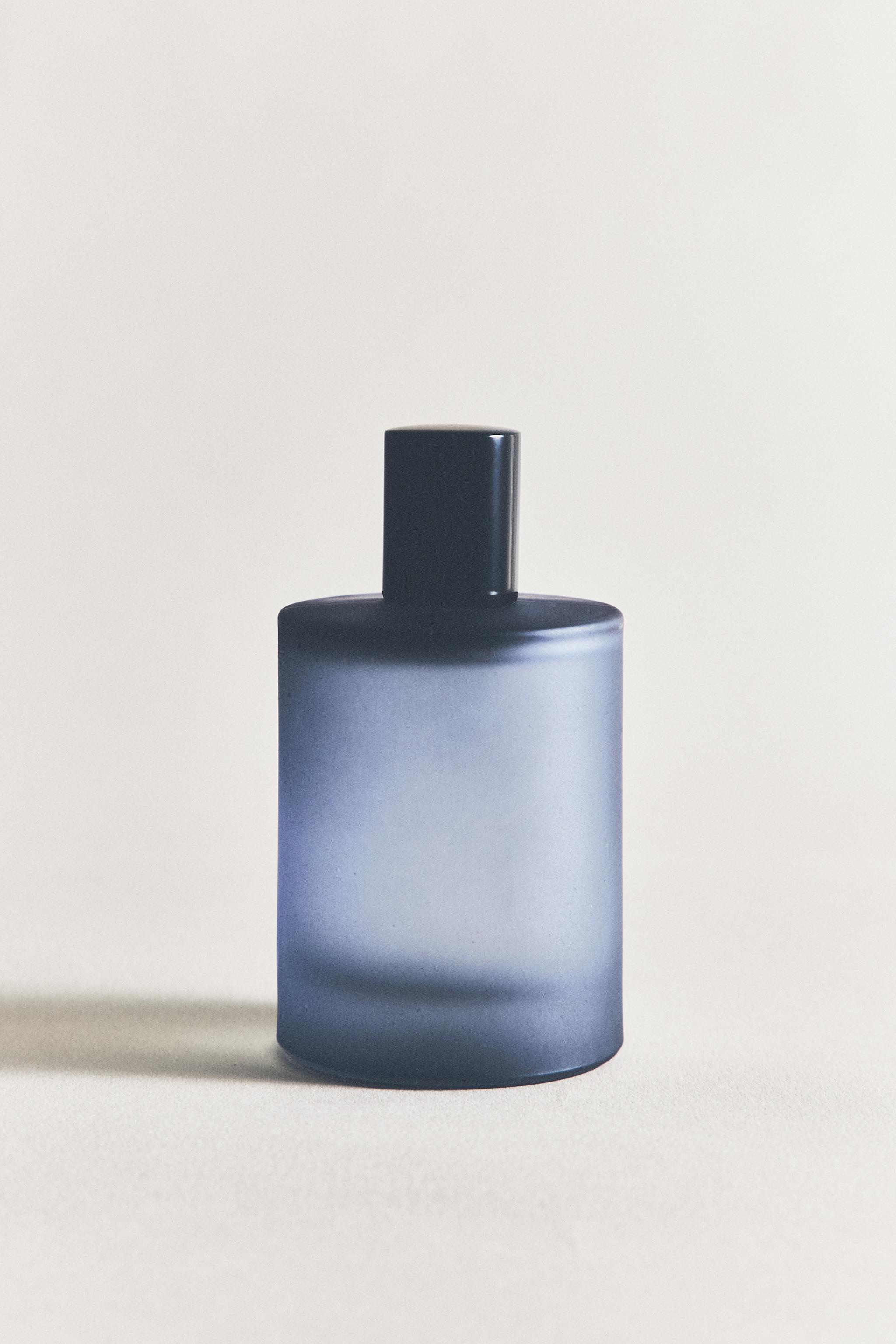 (100 ML) AQUA BERGAMOT FABRIC FRESHENER SPRAY — Pastel green