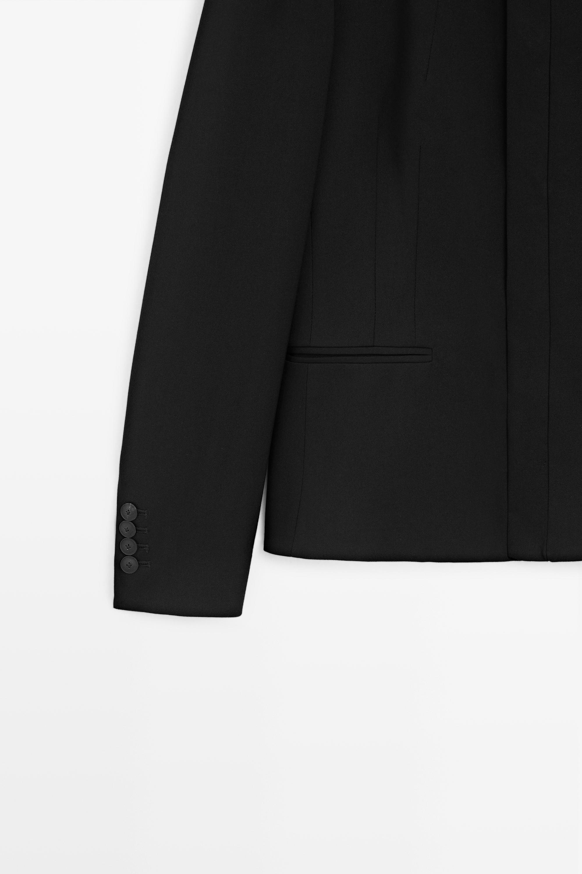 Round neck blazer with darts