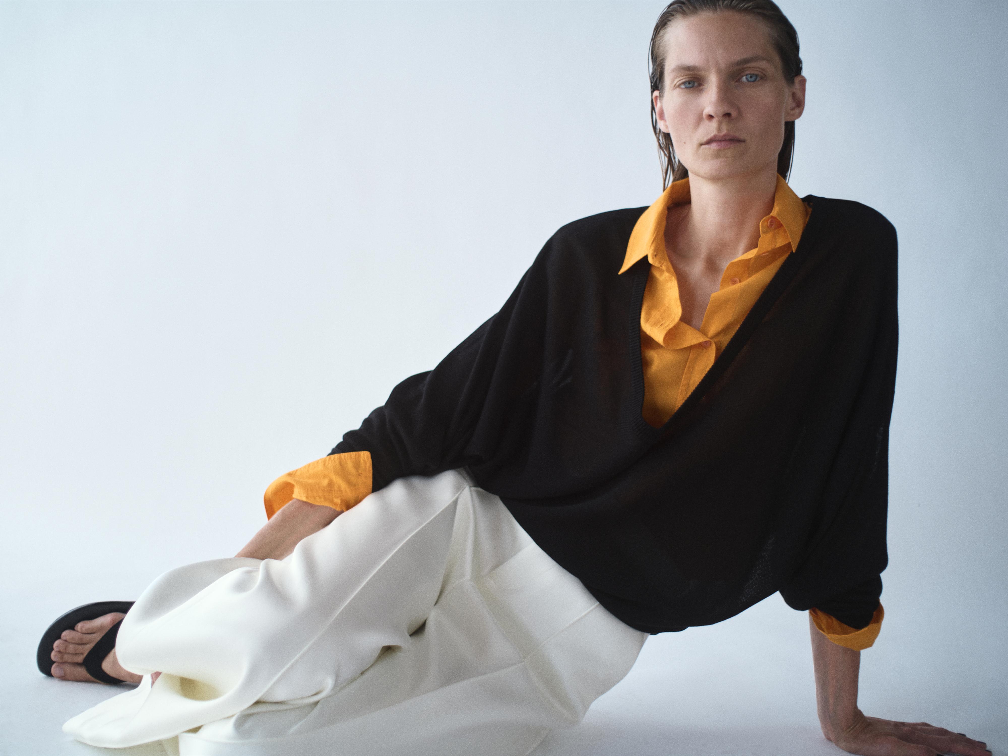 V-NECK KNIT JUMPER