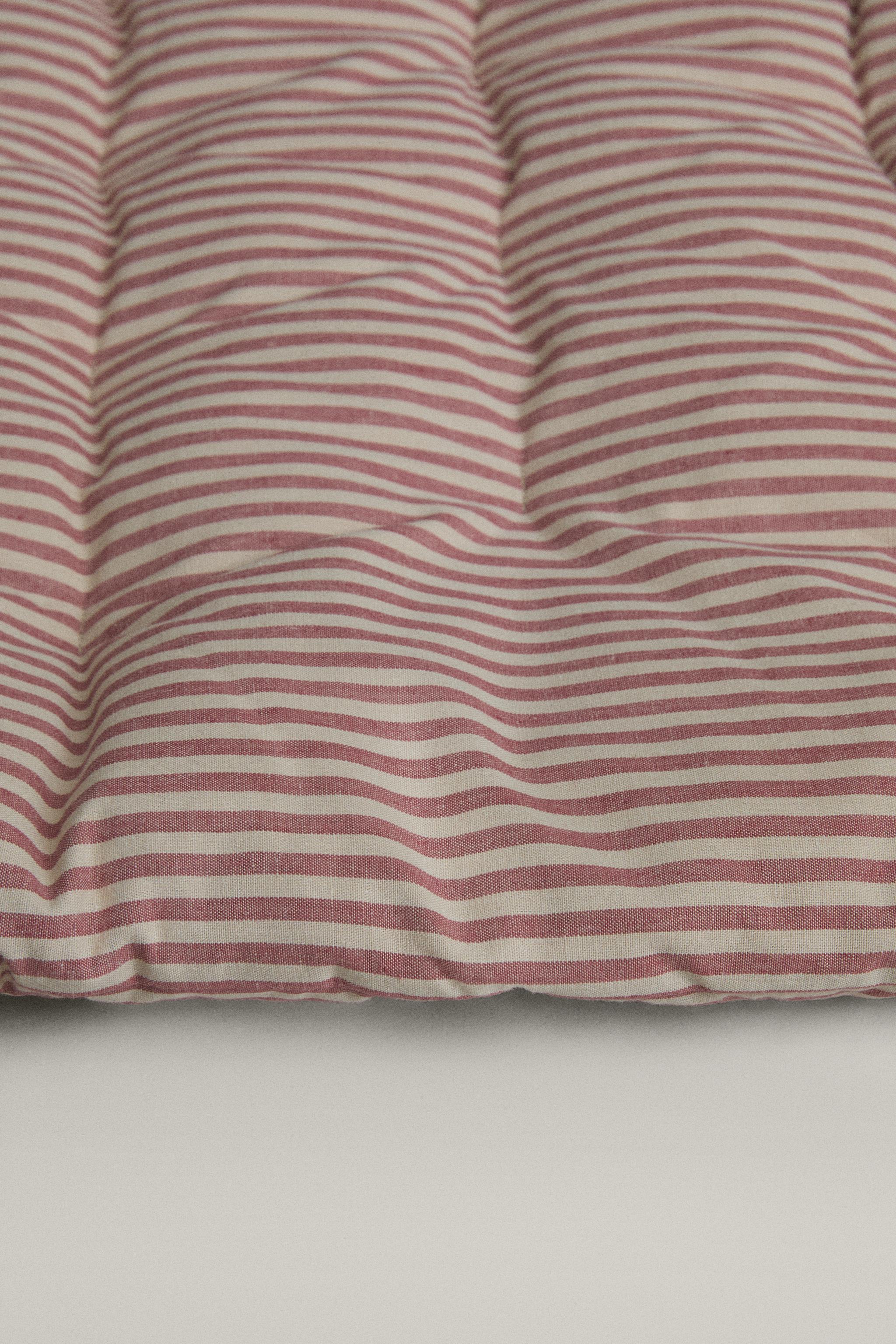 STRIPED TOPPER