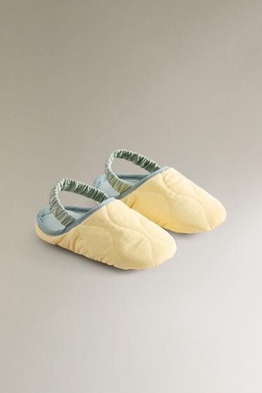 CHAUSSONS MATELASSÉS OUVERTS À L’ARRIÈRE ENFANT - Blanc écru de Zara - Image 1