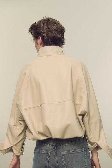 Blouson en cuir à base élastique - Écru de Zara