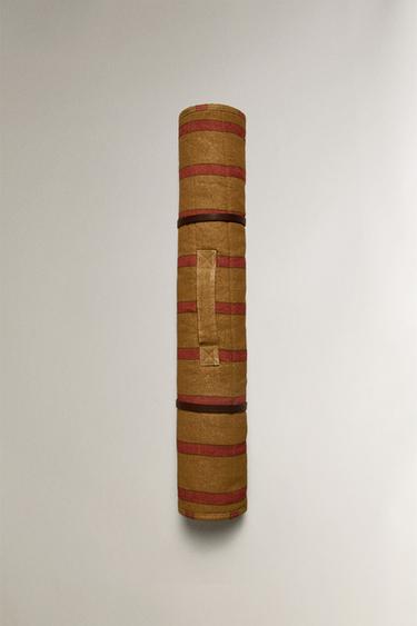 STRIPED ROLL-UP PET FLOOR BLANKET - Mustard by Zara - Image 3