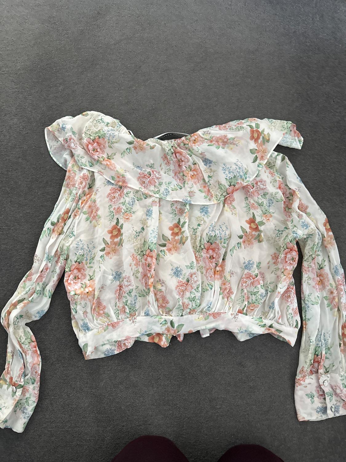 RUFFLED FLORAL PRINT BLOUSE - Image 2