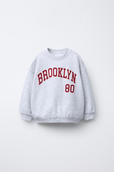 SUDADERA TEXTO RELIEVE - Gris vigoré de Zara