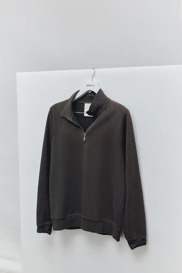 WASHED QUARTER-ZIP SWEATSHIRT - Dark brown by Zara