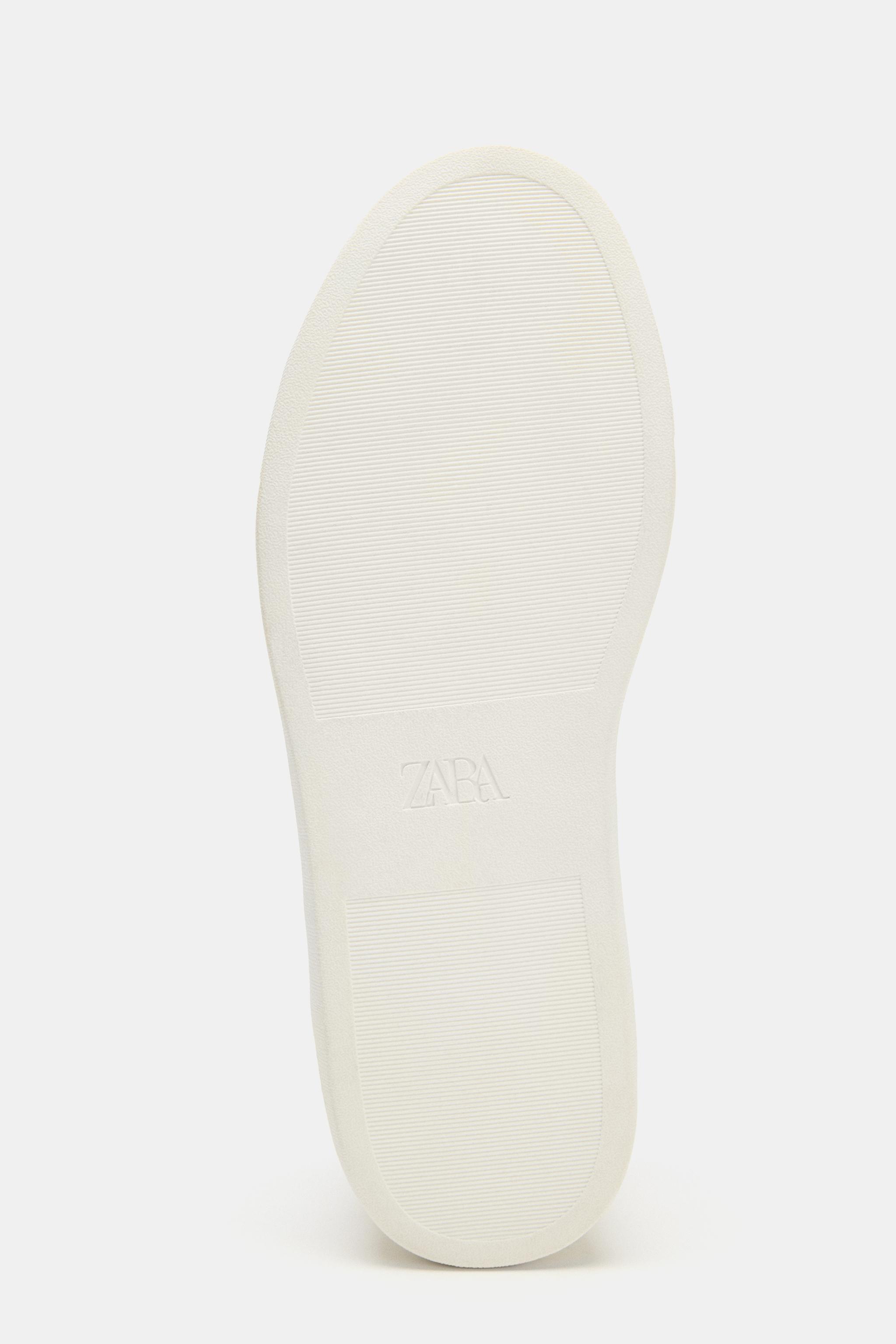 SNEAKERS WITH CONTRAST HEEL DETAIL