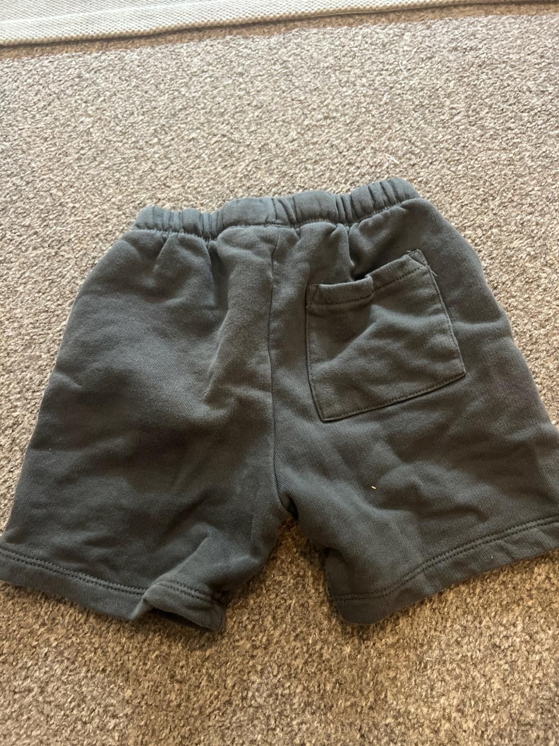 TEXT PRINT PLUSH BERMUDA SHORTS - Image 3