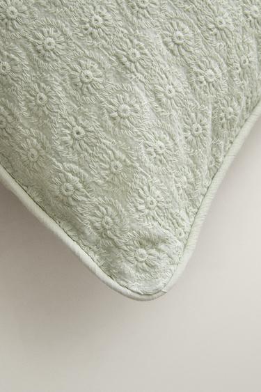 FLORAL EMBROIDERED THROW PILLOW COVER — Pastel green 2
