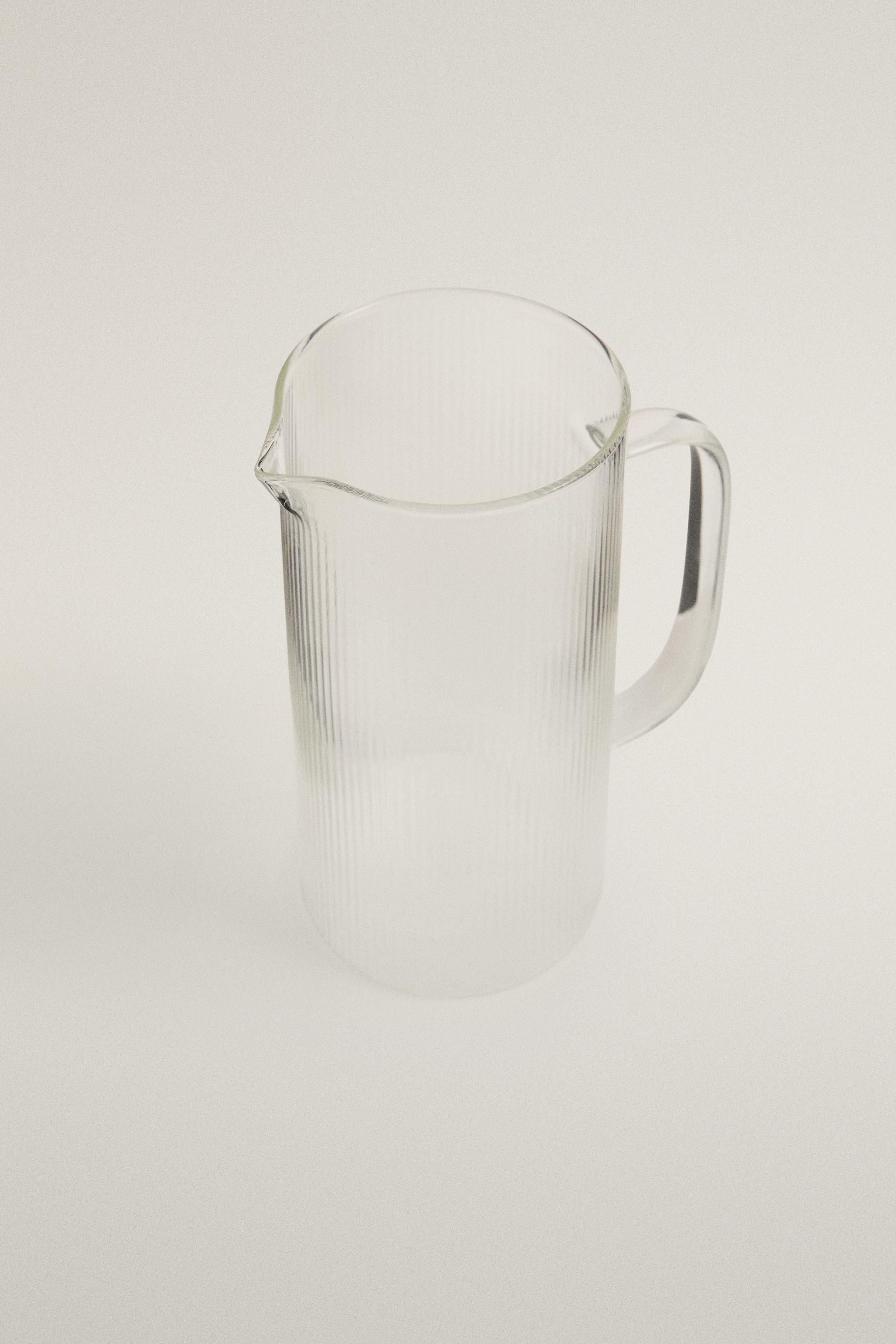 BOROSILICATE GLASS PITCHER WITH LINE DESIGN — Transparent