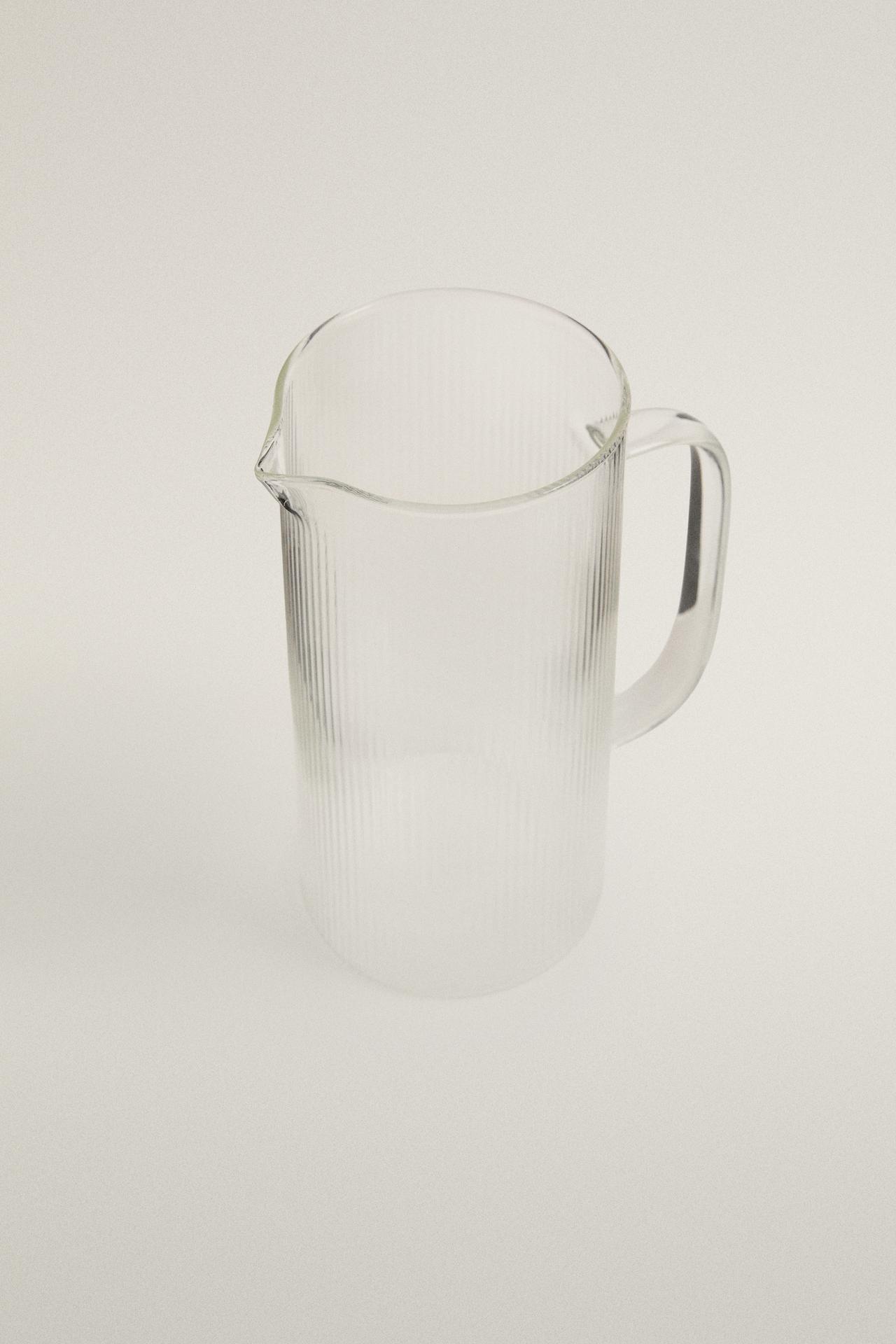 BOROSILICATE GLASS PITCHER WITH LINE DESIGN — Transparent