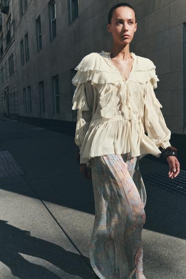 BLUSA COM FOLHOS E RENDA ZW COLLECTION - Cru da Zara